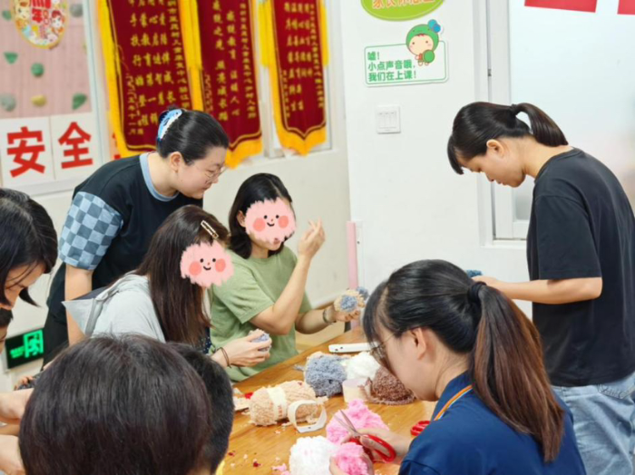 毛线小熊手工课