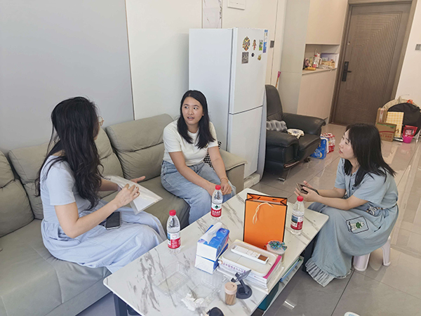社工探访就业年龄段残疾人